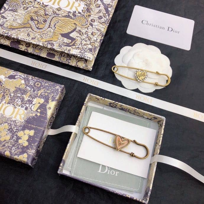 Knockoff Chr1st1an D10r Logo Brooch