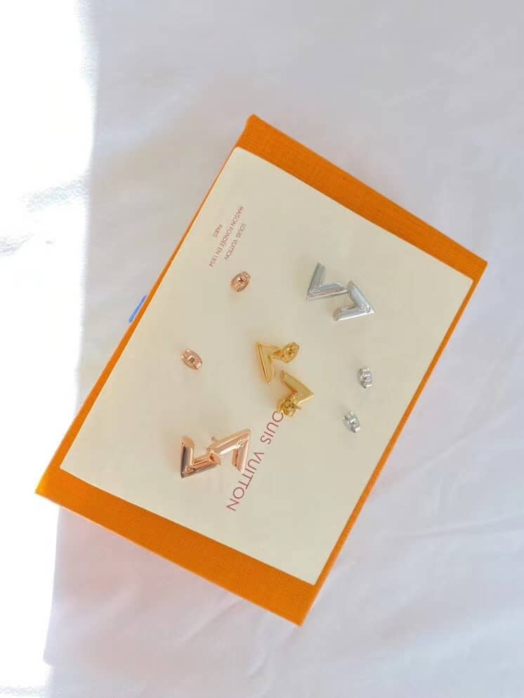 Fake L0vis Vvtt0n Logo Earring