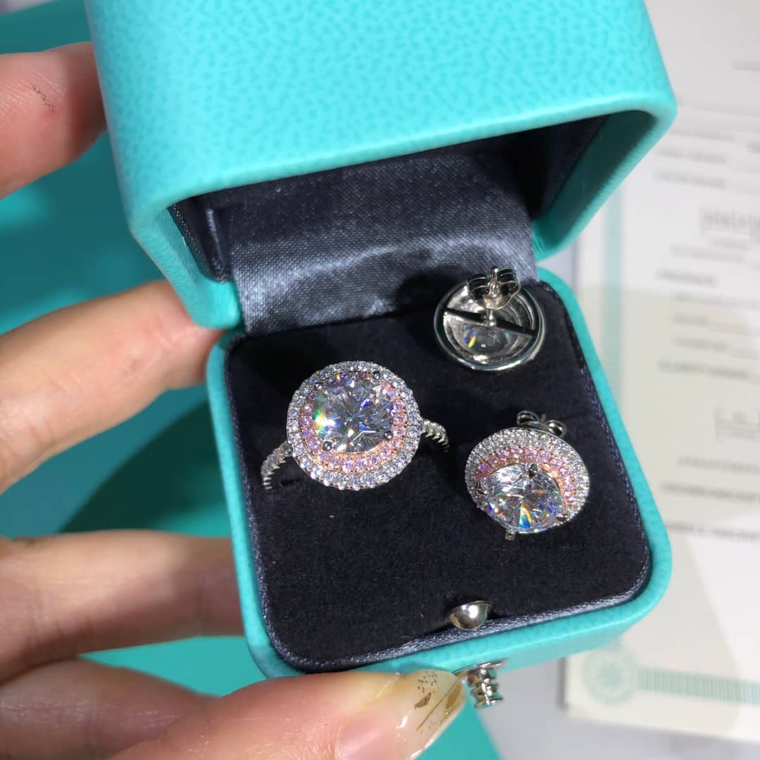 Fake T*f*ny Logo Earring