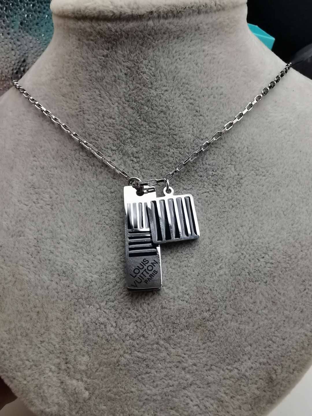 Luxury L0vis Vvtt0n Classic AAA+ Necklace