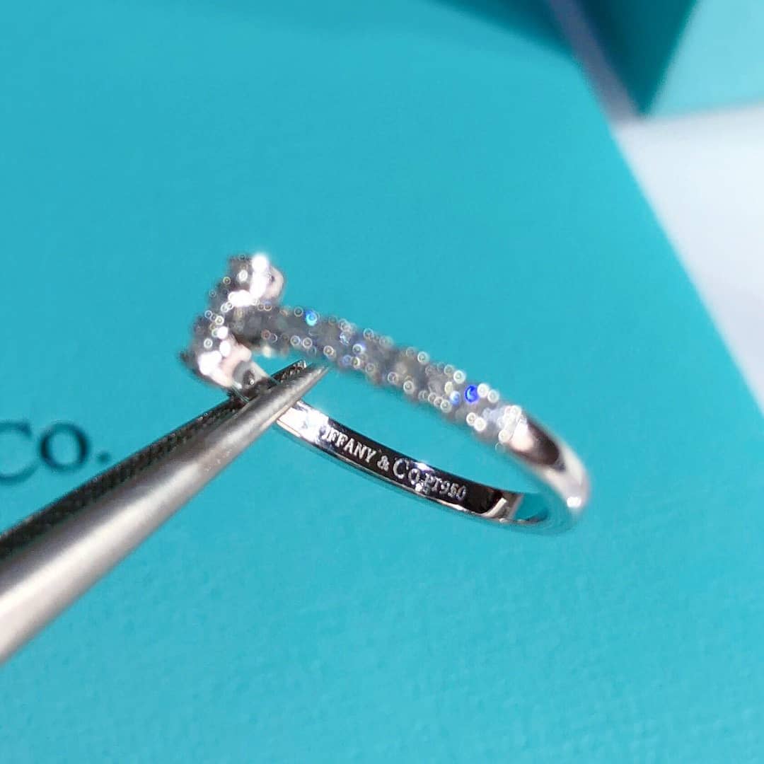 Knockoff T*f*ny Logo Ring