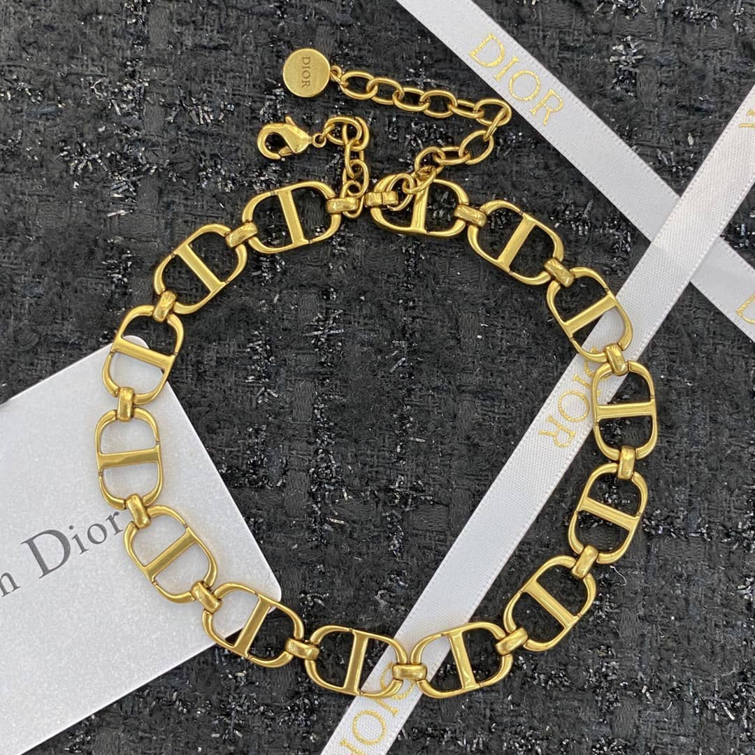 7 Star Chr1st1an D10r Necklace