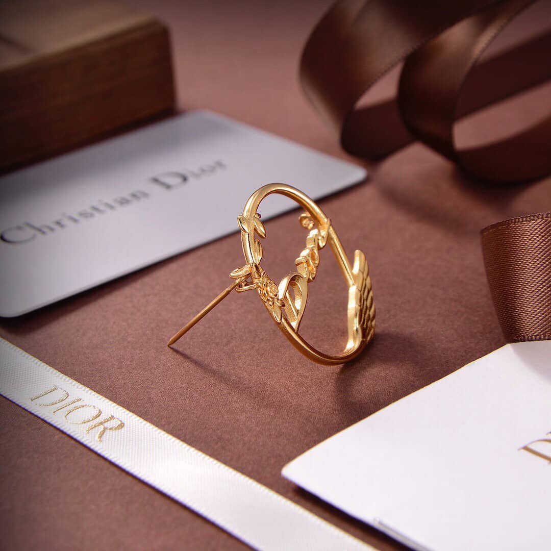 Top Quality Chr1st1an D10r Brooch