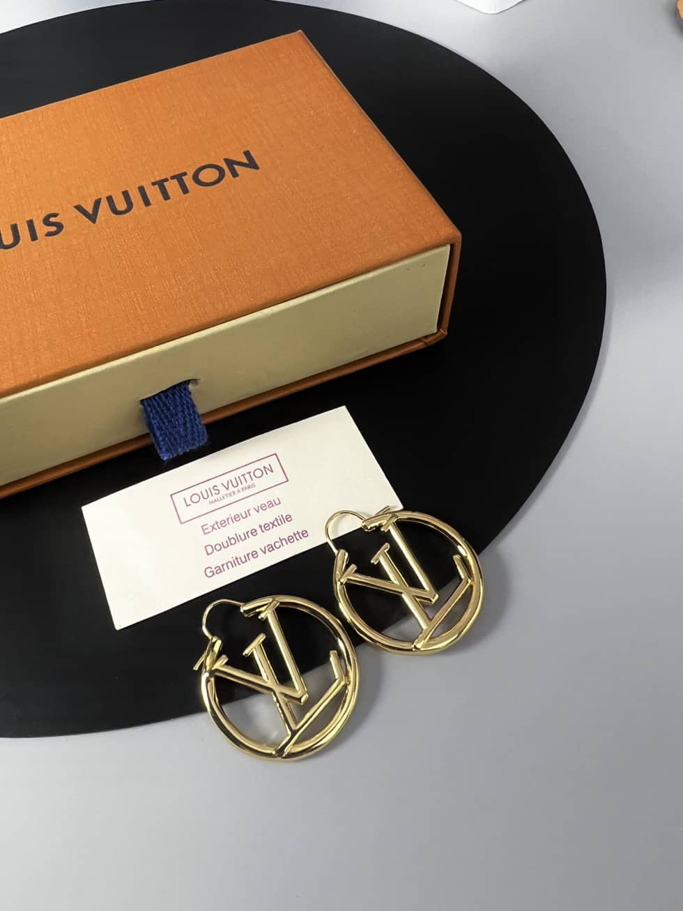 Fake L0vis Vvtt0n Logo Earring