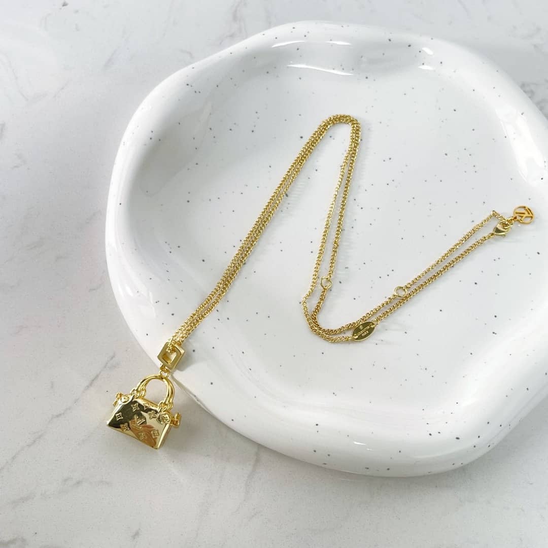 Fake L0vis Vvtt0n Logo Necklace