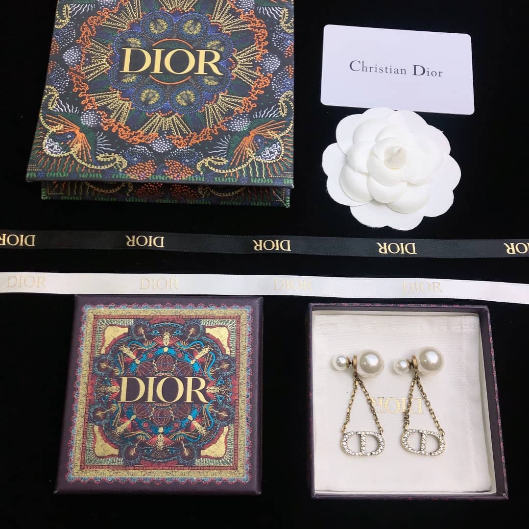 Top Quality Chr1st1an D10r Earring