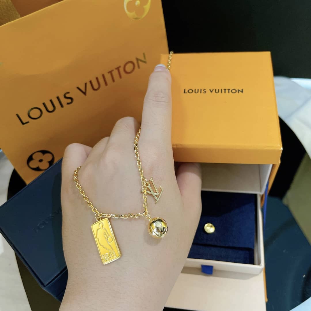 Wholesale L0vis Vvtt0n Logo Necklace