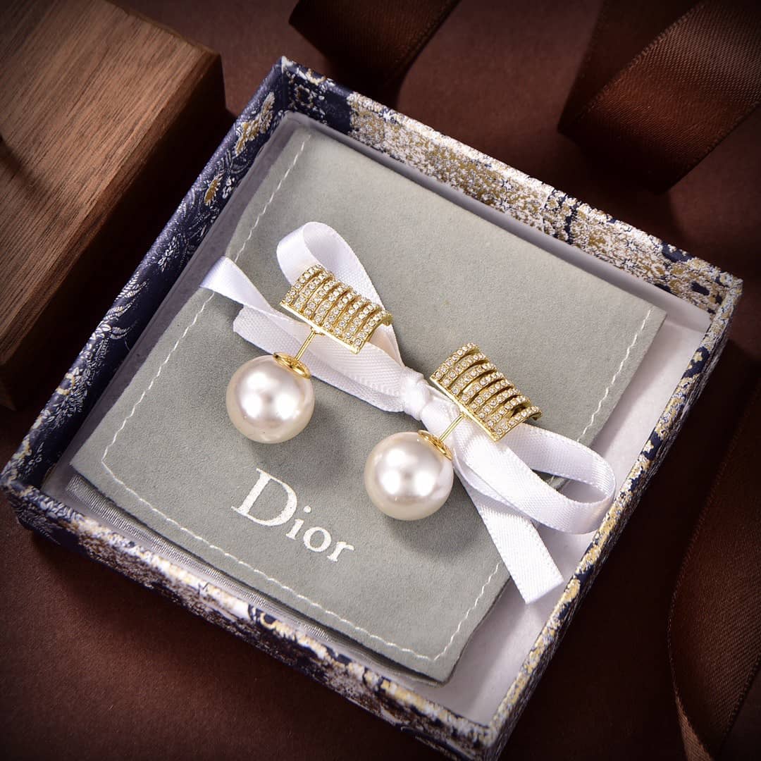 High Quality Chr1st1an D10r Earring