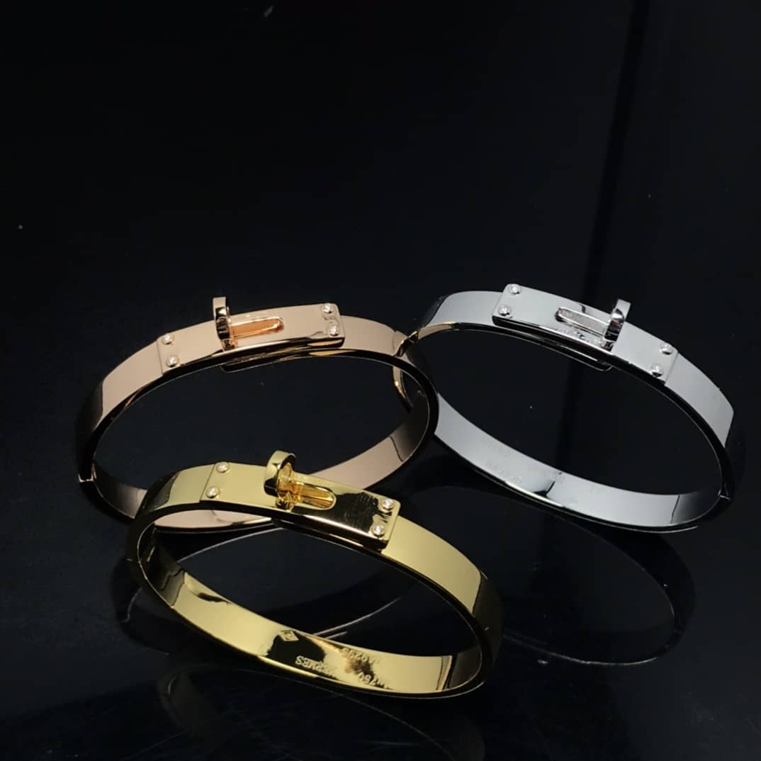 Knockoff H**me5 Logo Bracelet