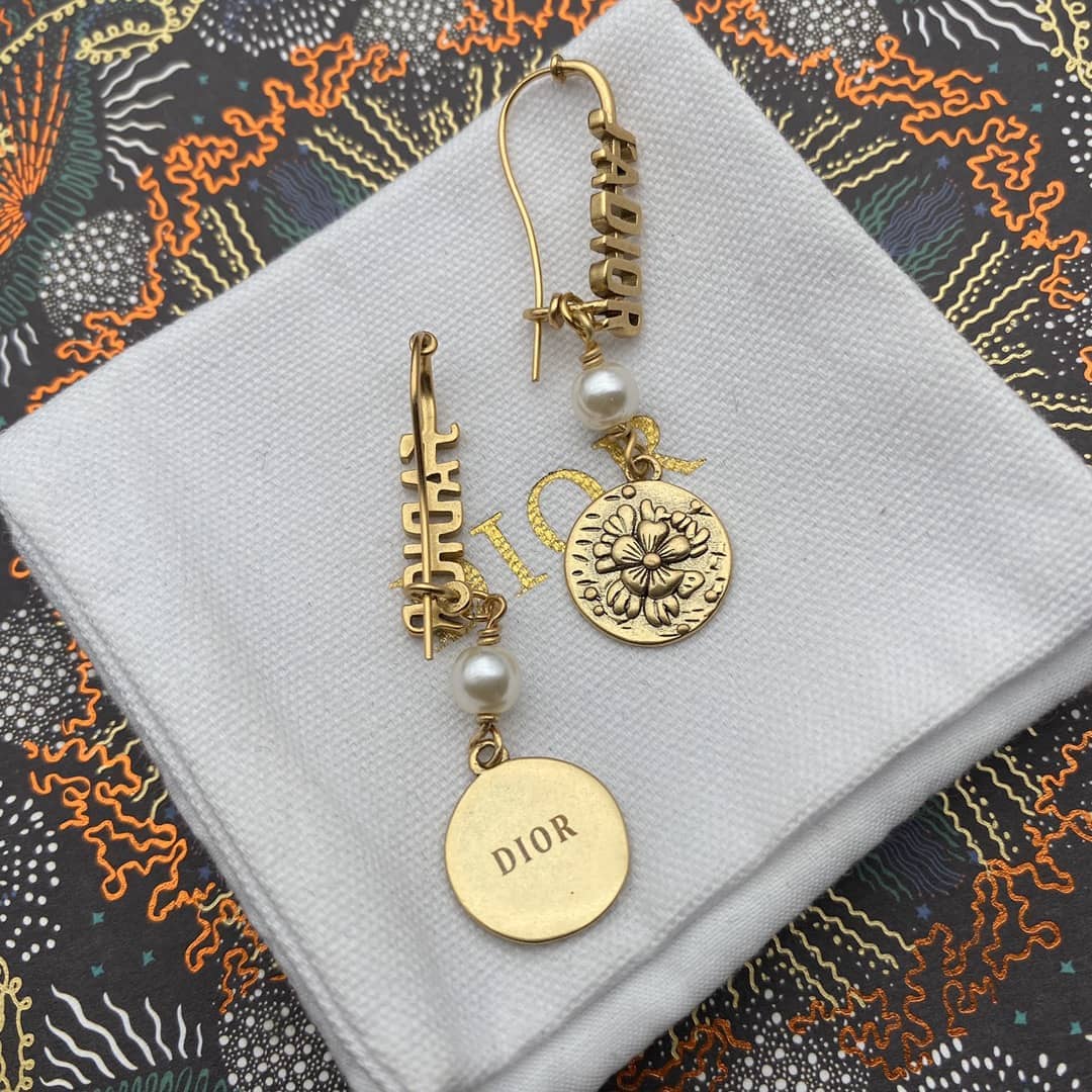 Top Quality Chr1st1an D10r Earring