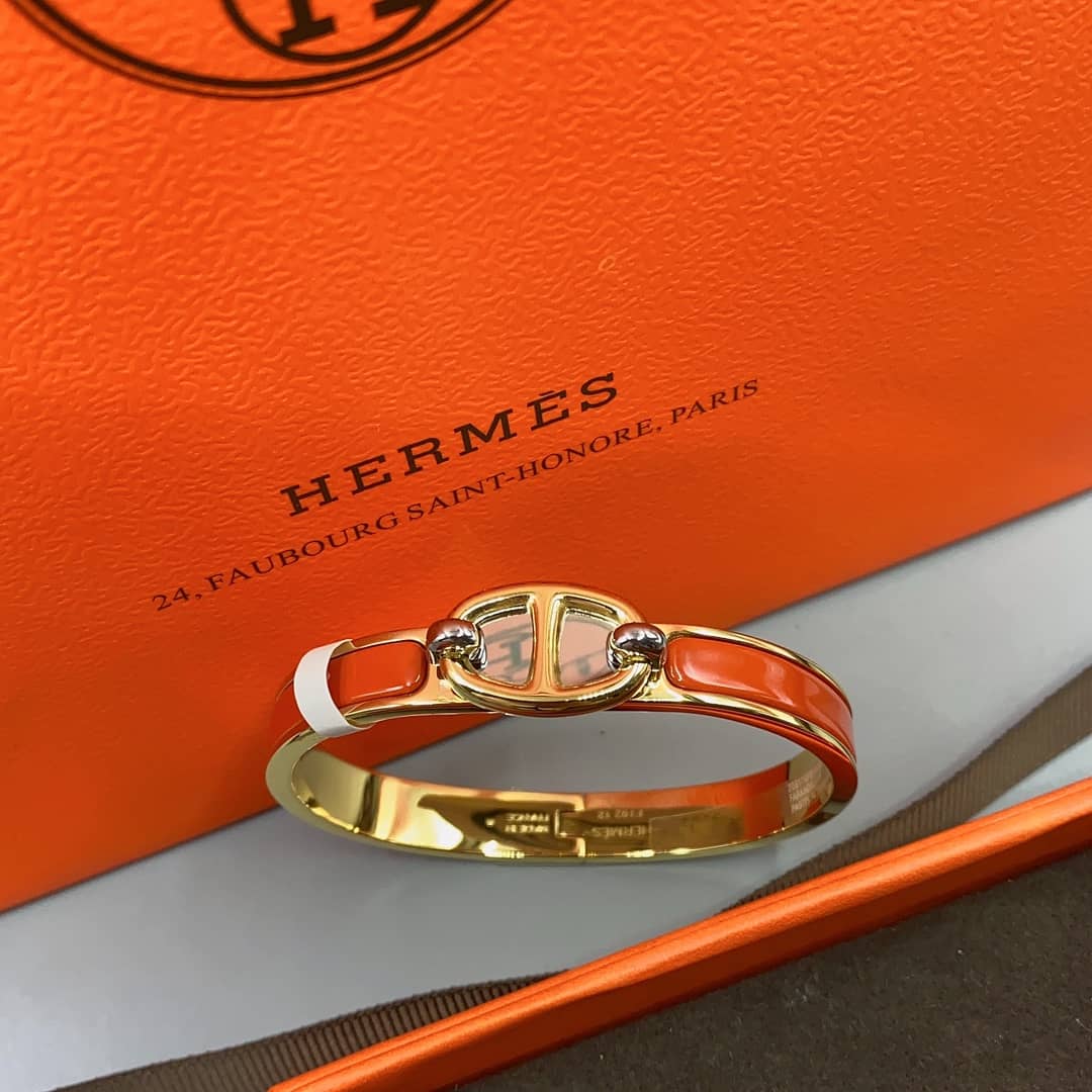 Knockoff H**me5 Logo Bracelet