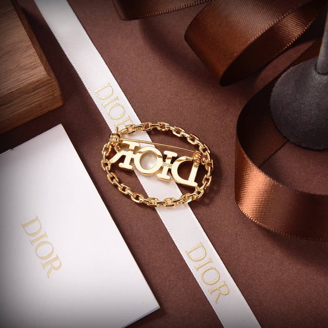 Cheap Chr1st1an D10r Brooch