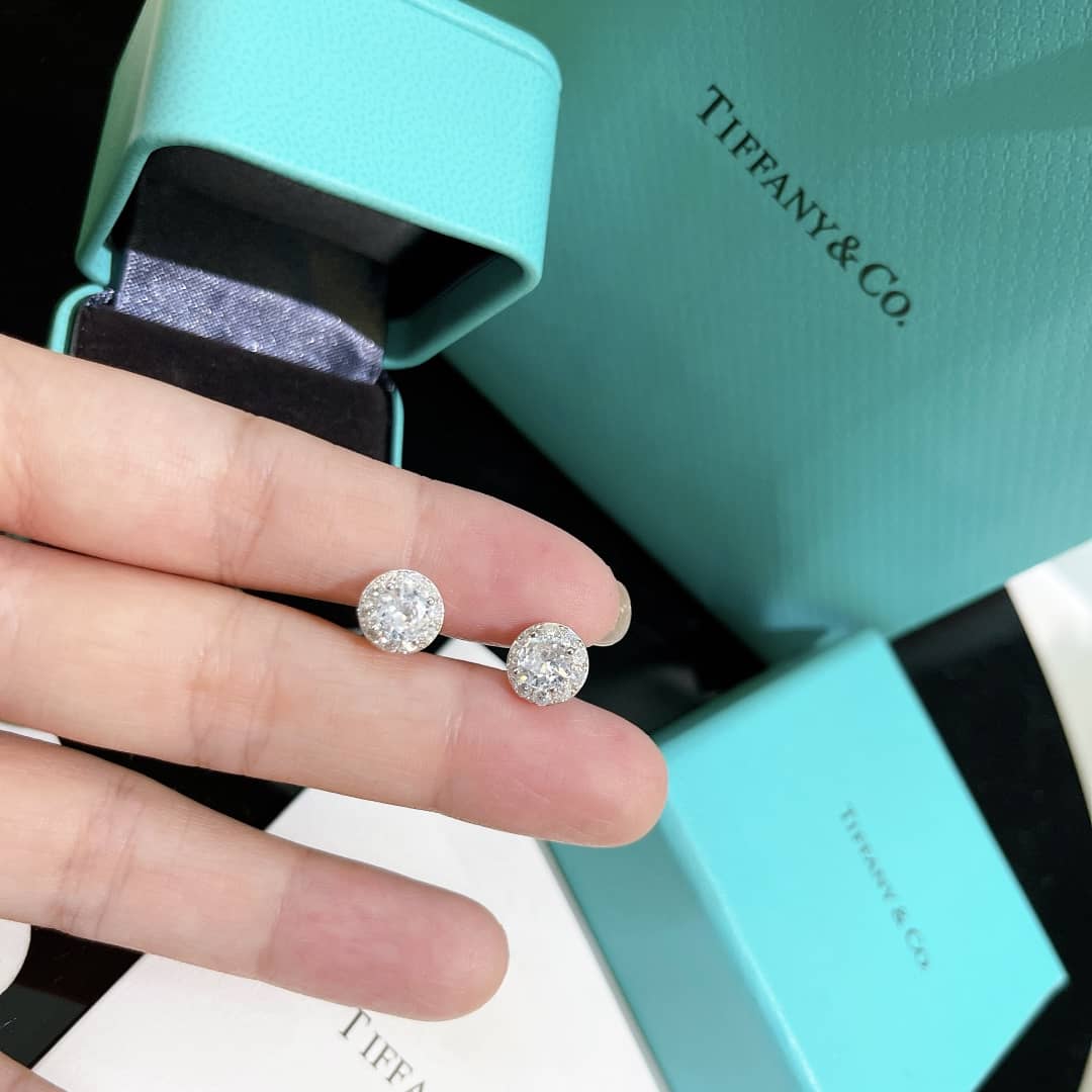 Designer T*f*ny Classic Earring