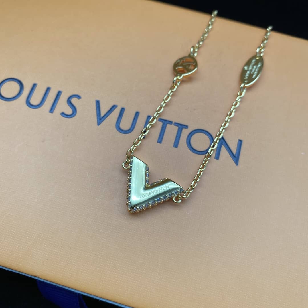 Top Quality L0vis Vvtt0n Necklace