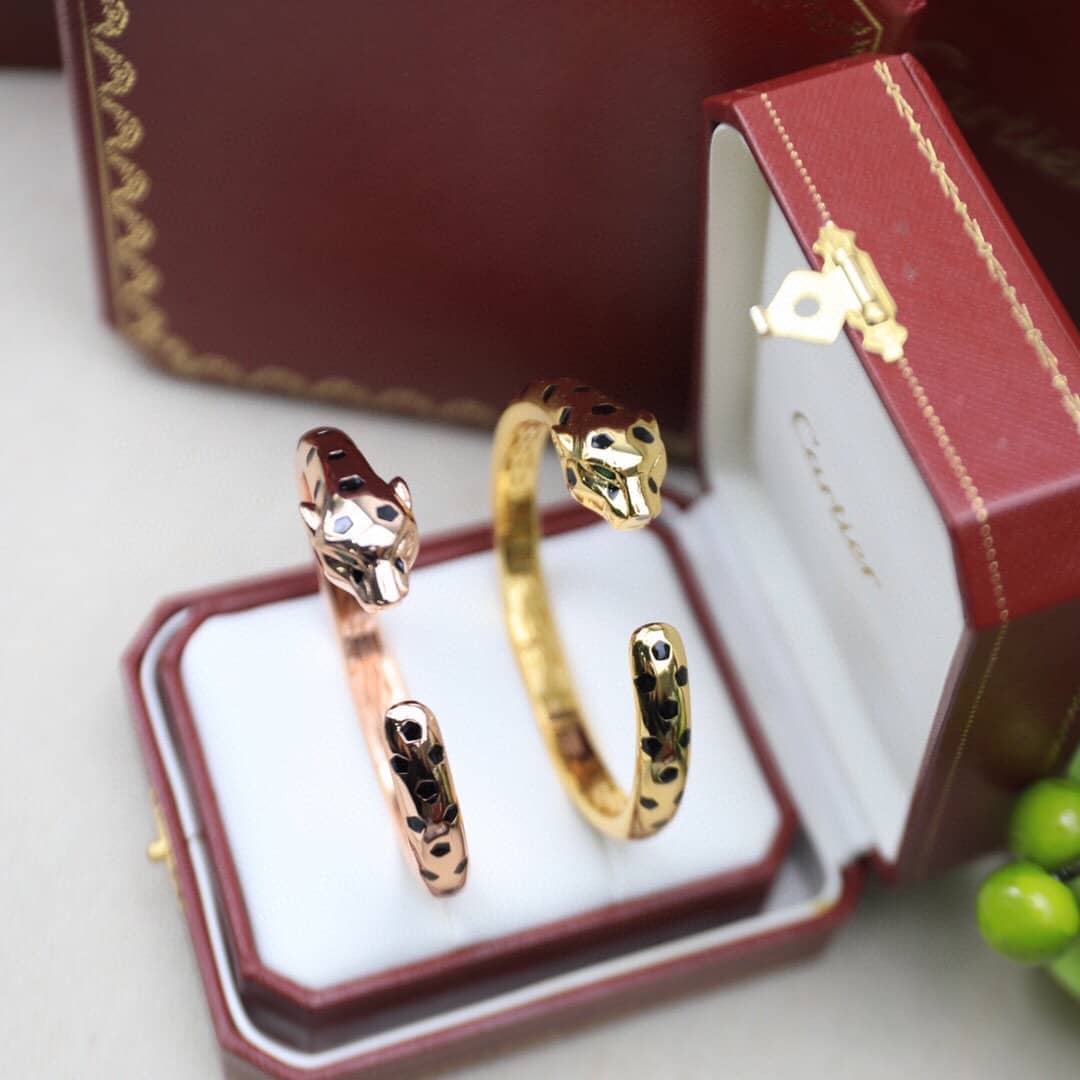 7 Star Ca*t1er Bracelet