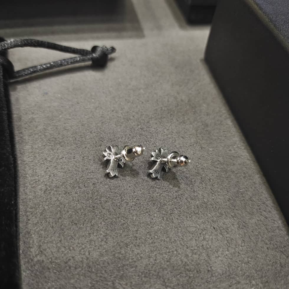 Best Ch*0me He**ts Classic Earring