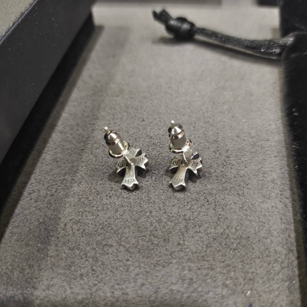 Fake Ch*0me He**ts Logo Earring