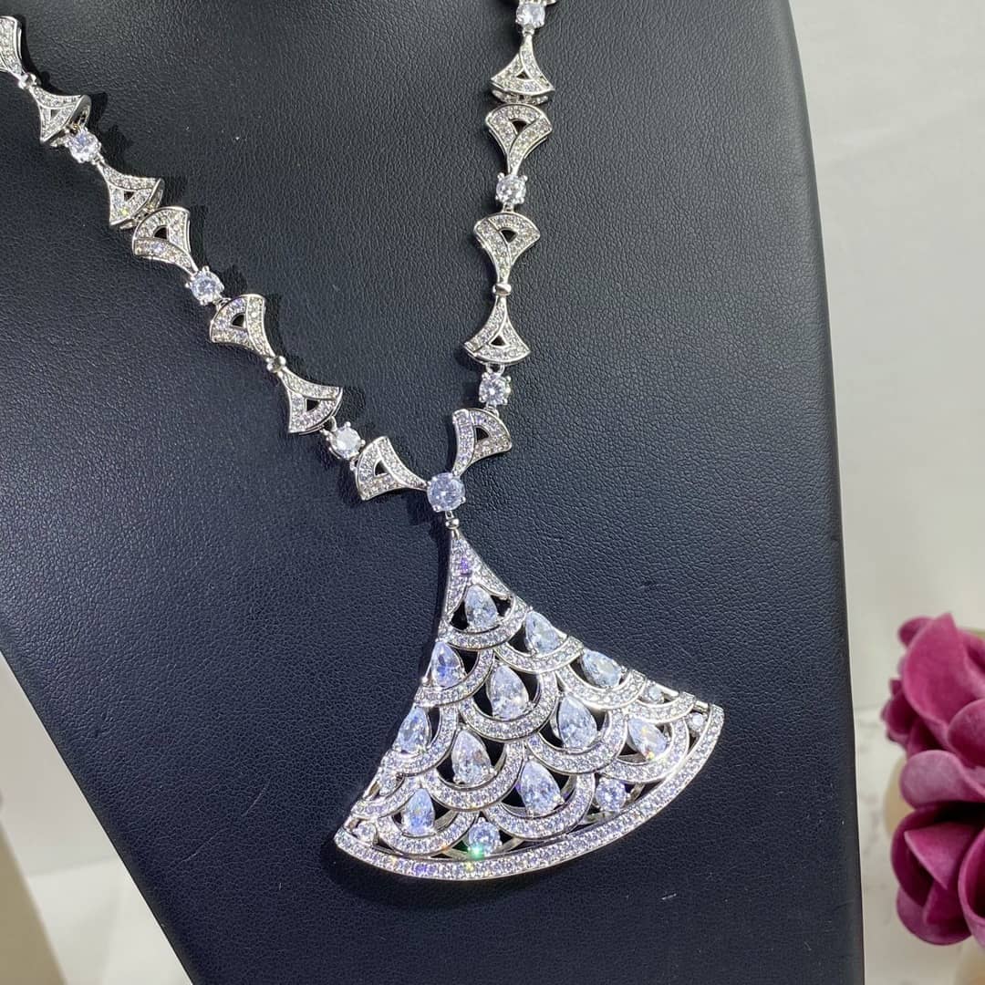 Bv1g*ai Necklace For Sale