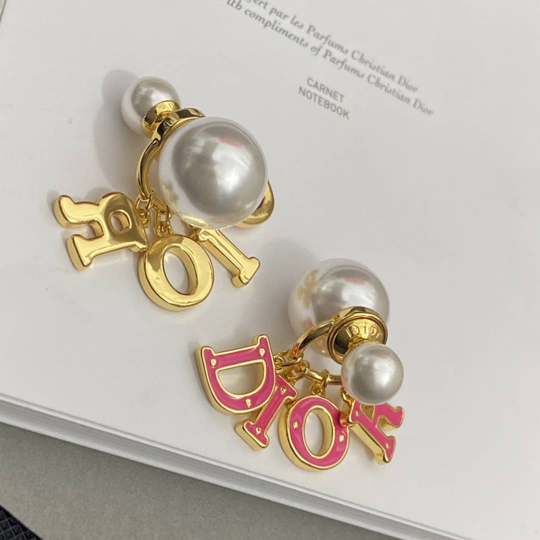 Best Chr1st1an D10r Classic Earring