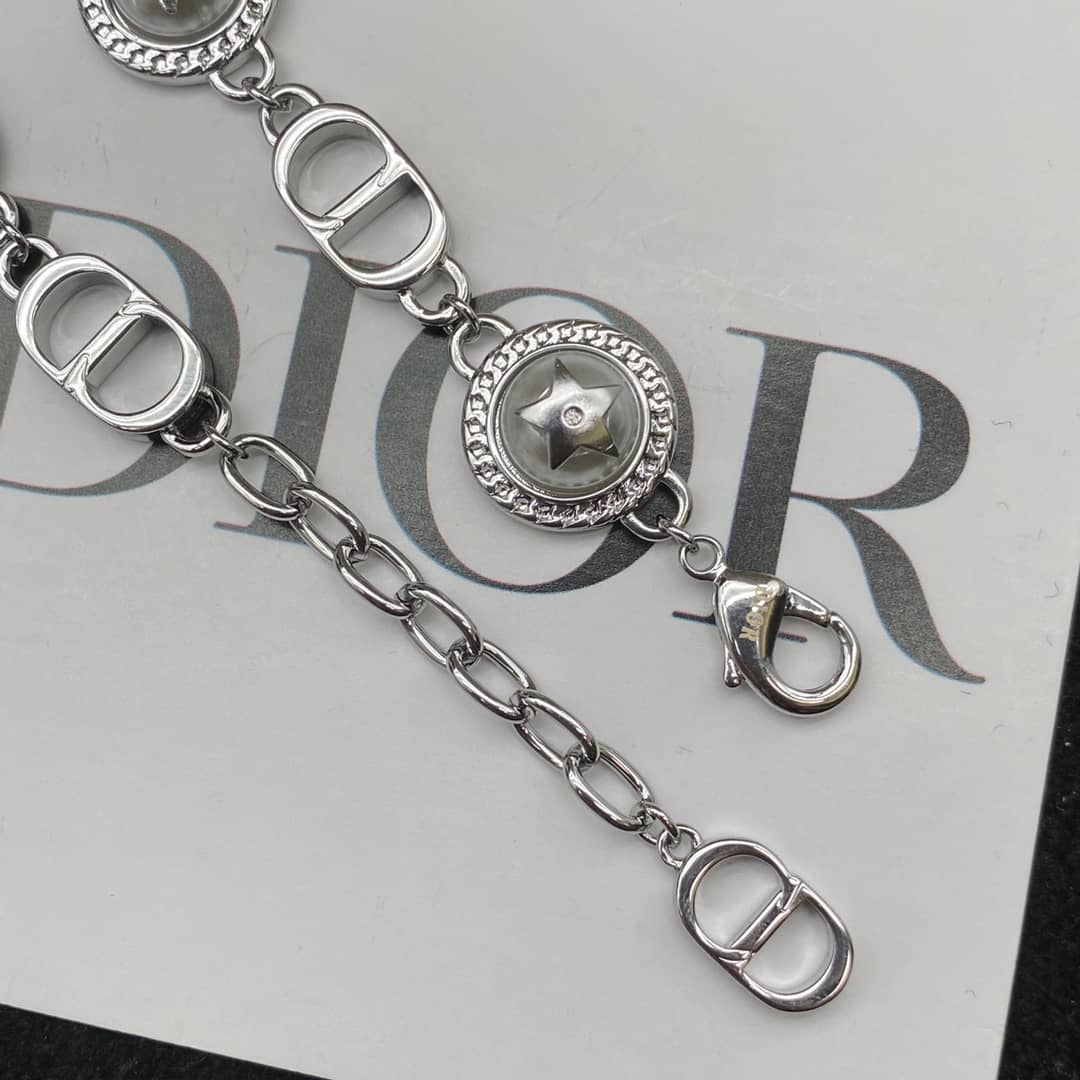 Best Chr1st1an D10r Classic Bracelet