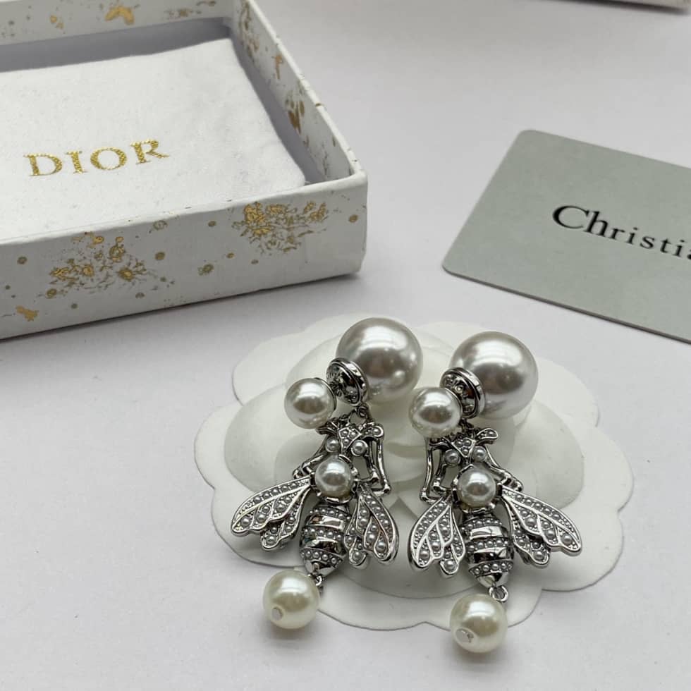Top Quality Chr1st1an D10r Earring