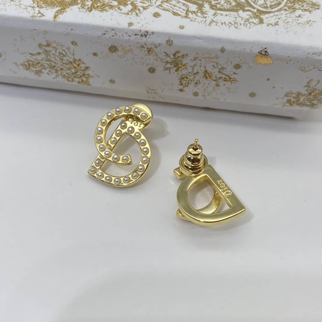 Best Chr1st1an D10r Classic Earring