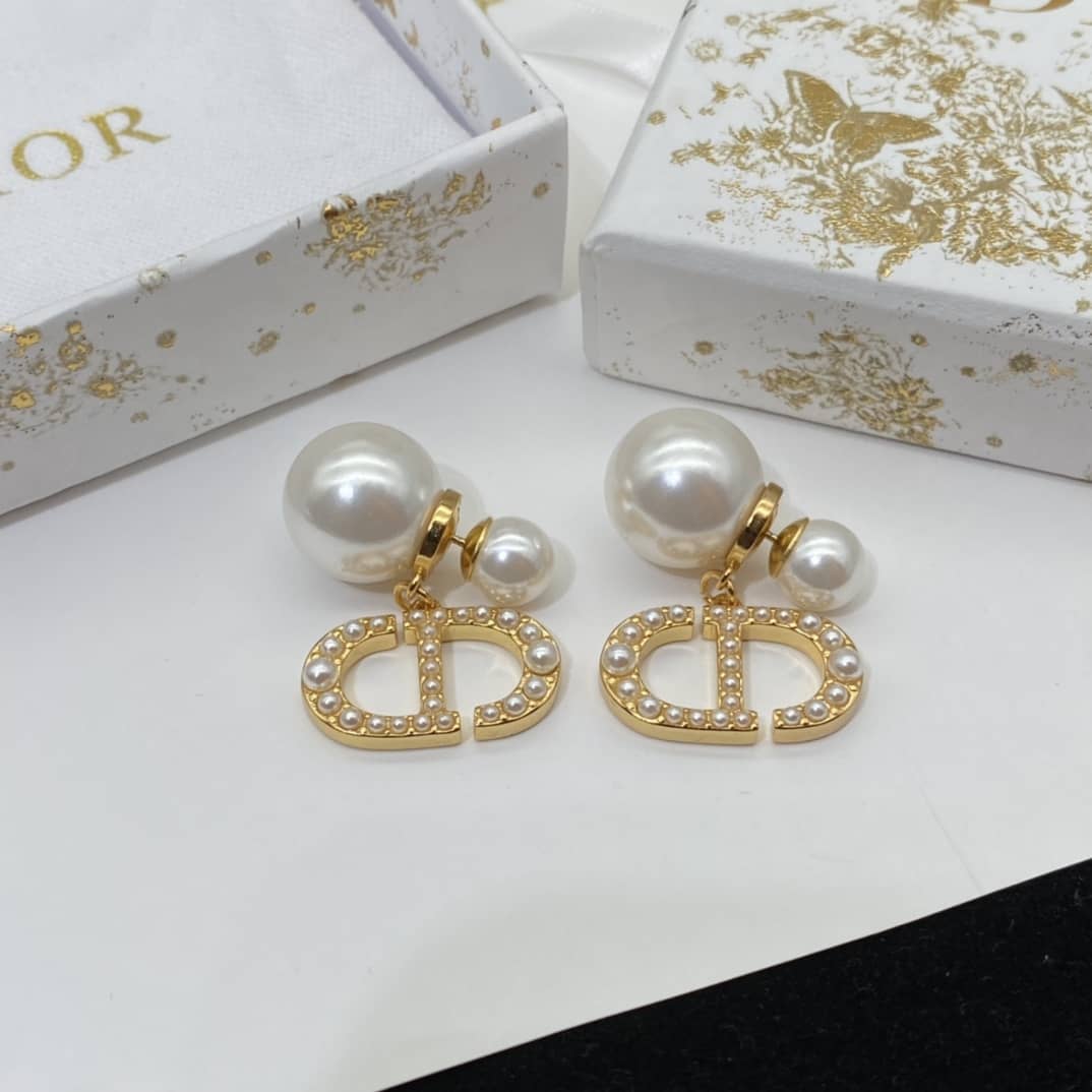 Wholesale Chr1st1an D10r Logo Earring