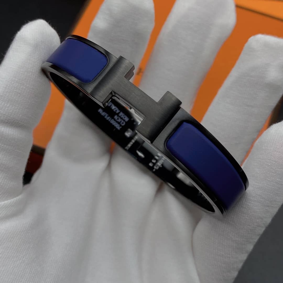 Knockoff H**me5 Logo Bracelet