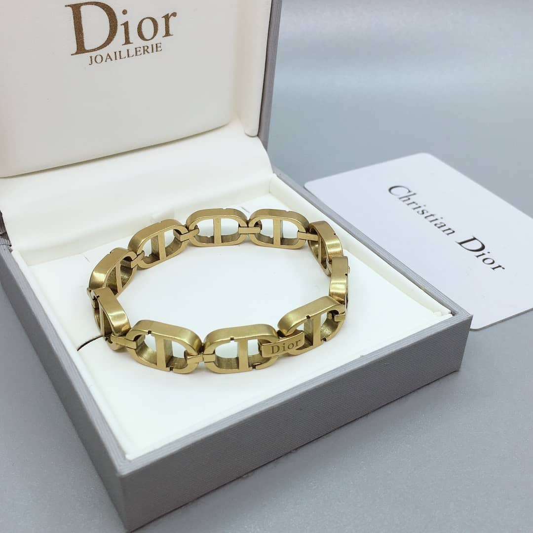 Best Chr1st1an D10r Classic Bracelet