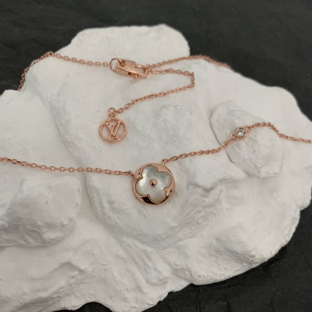 Knockoff L0vis Vvtt0n Logo Necklace