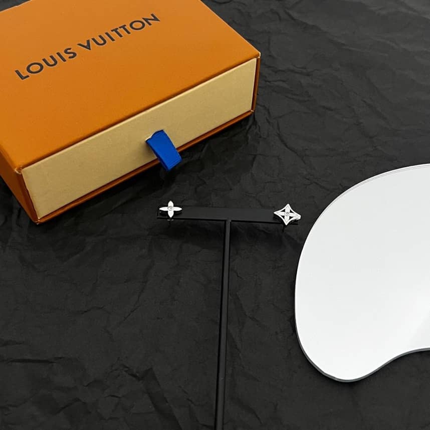 Cheap L0vis Vvtt0n Earring