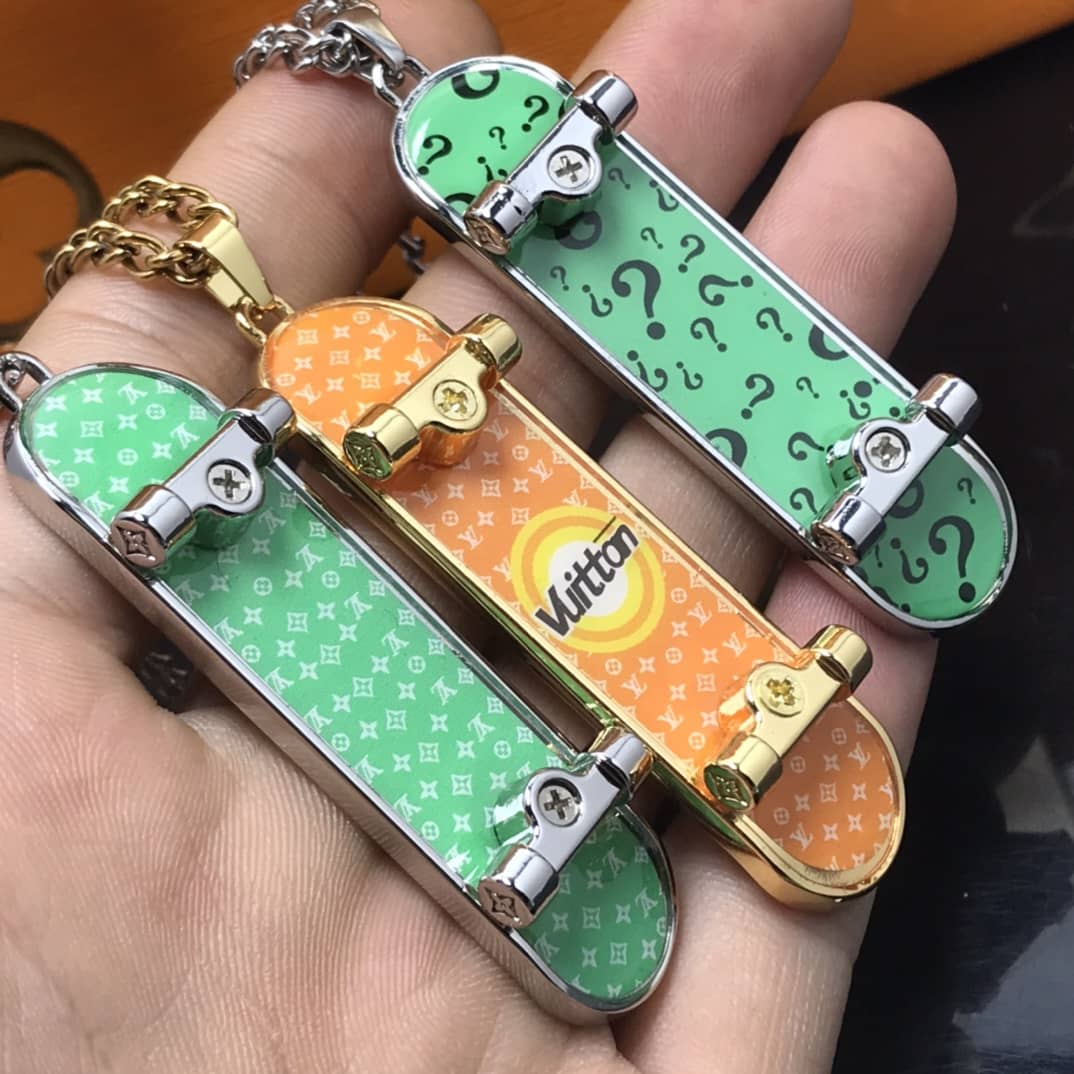 L0vis Vvtt0n Necklace Copy