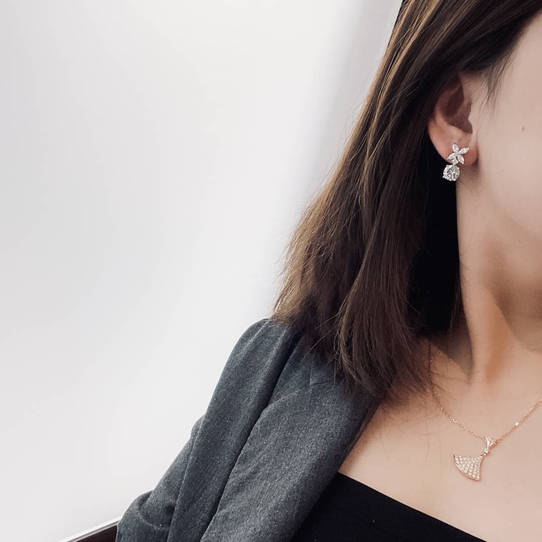 Knockoff T*f*ny Logo Earring