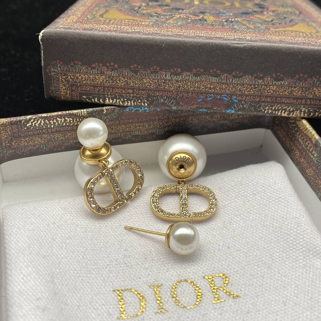 Top Quality Chr1st1an D10r Earring