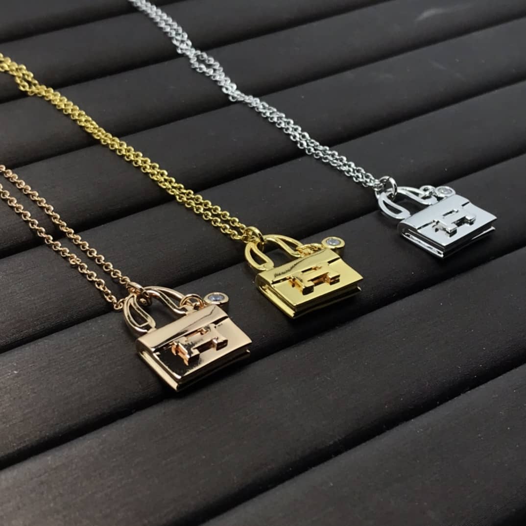 H**me5 Necklace For Sale