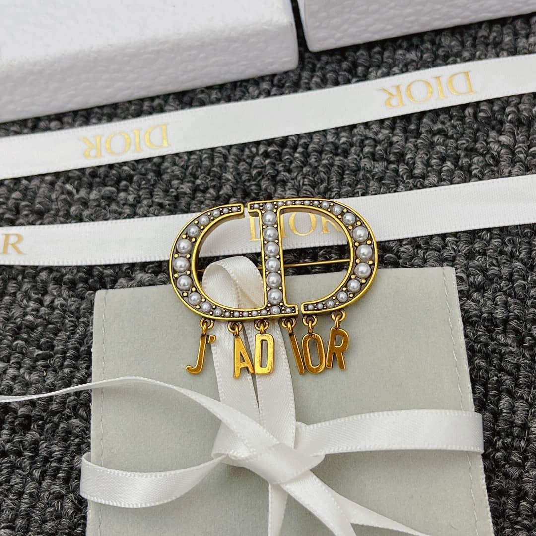 Cheap Chr1st1an D10r Brooch