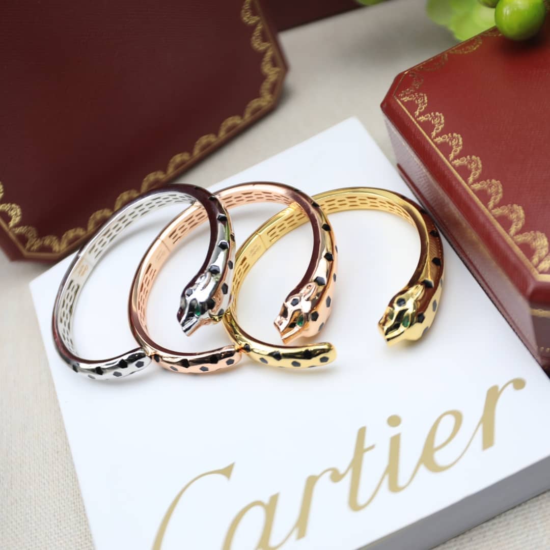 7 Star Ca*t1er Bracelet