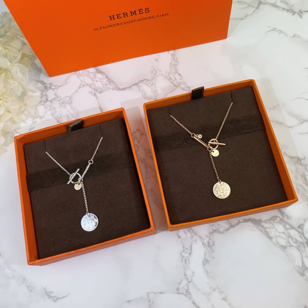 H**me5 Necklace For Sale