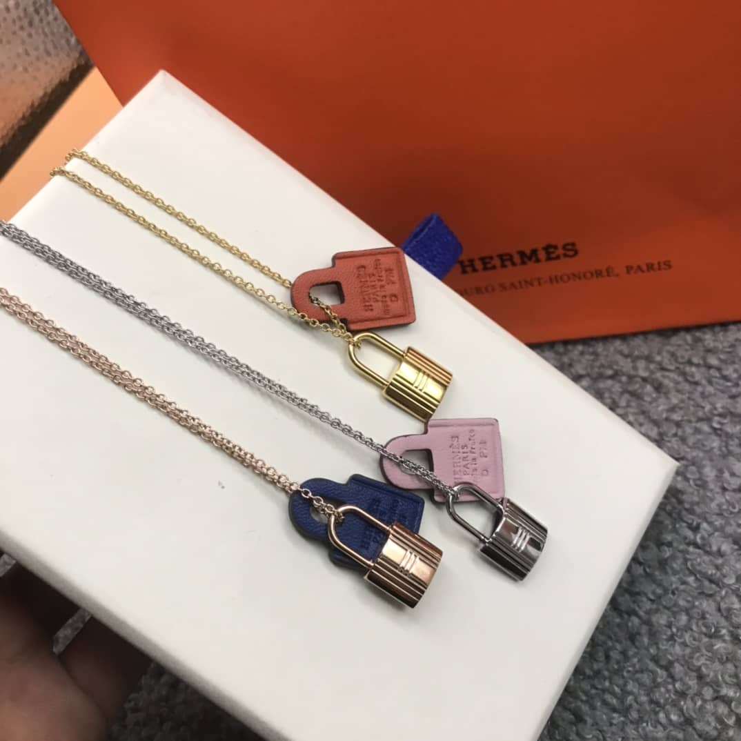 H**me5 Necklace First Copy