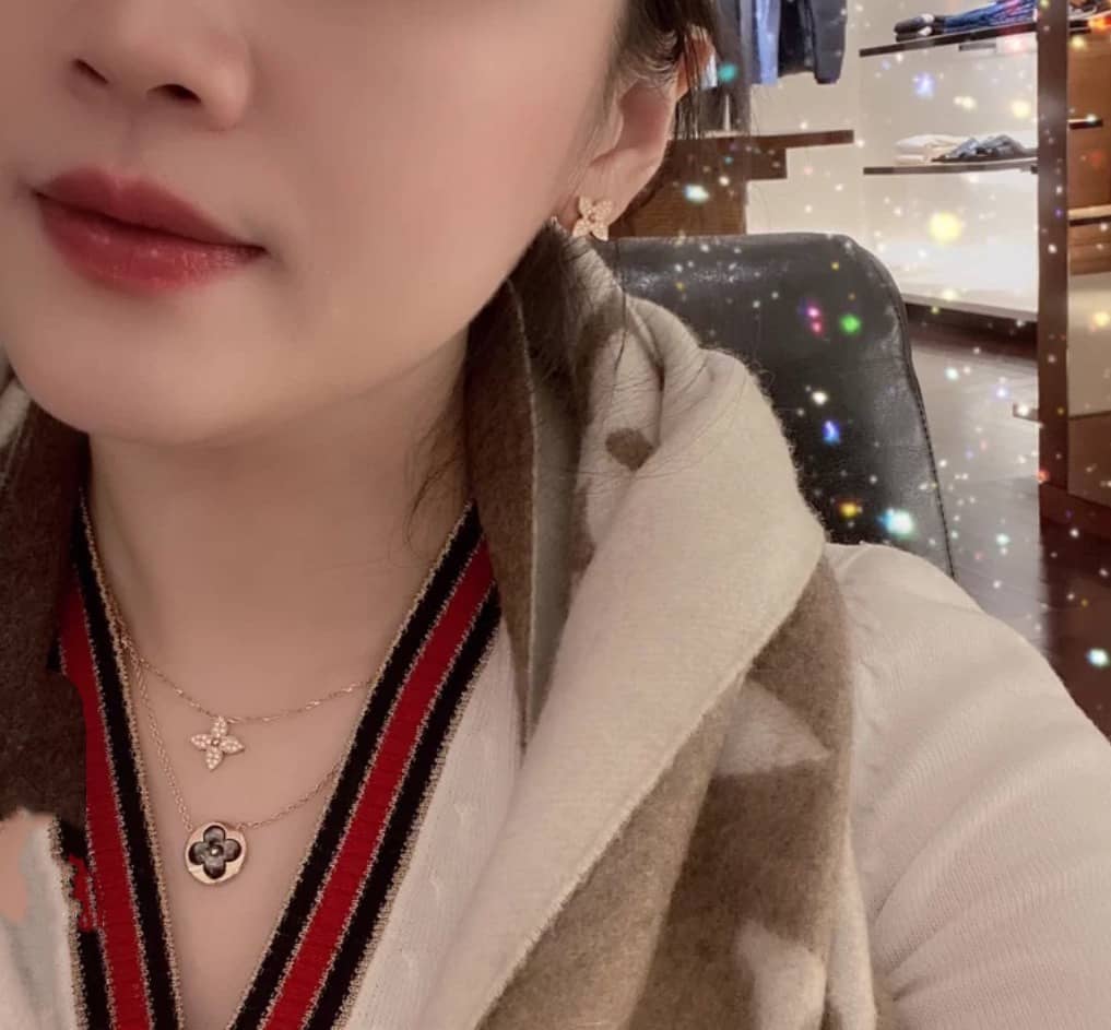 L0vis Vvtt0n Necklace For Sale