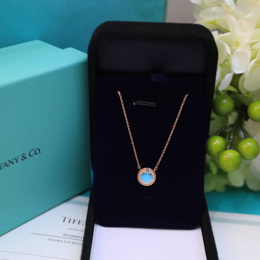 T*f*ny Necklace For Sale