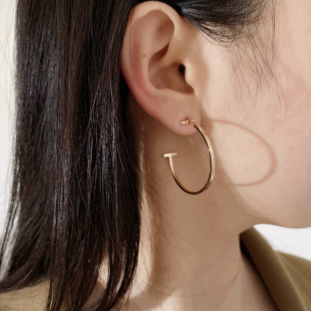 Knockoff T*f*ny Logo Earring