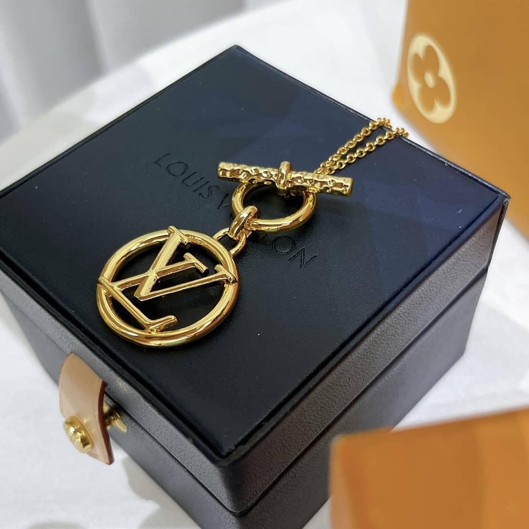 Wholesale L0vis Vvtt0n AAA+ Necklace