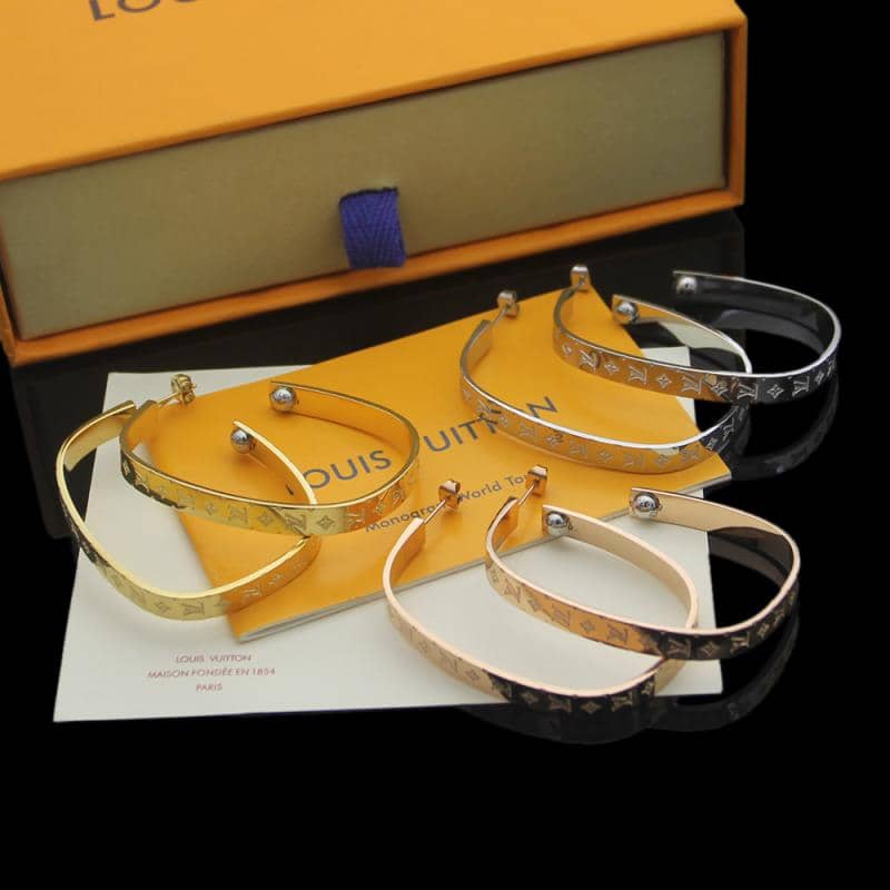 High Quality L0vis Vvtt0n Earring