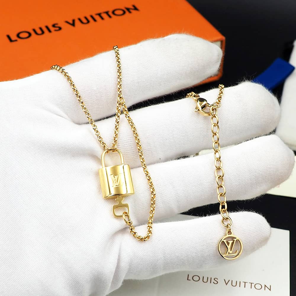 7 Star L0vis Vvtt0n Necklace