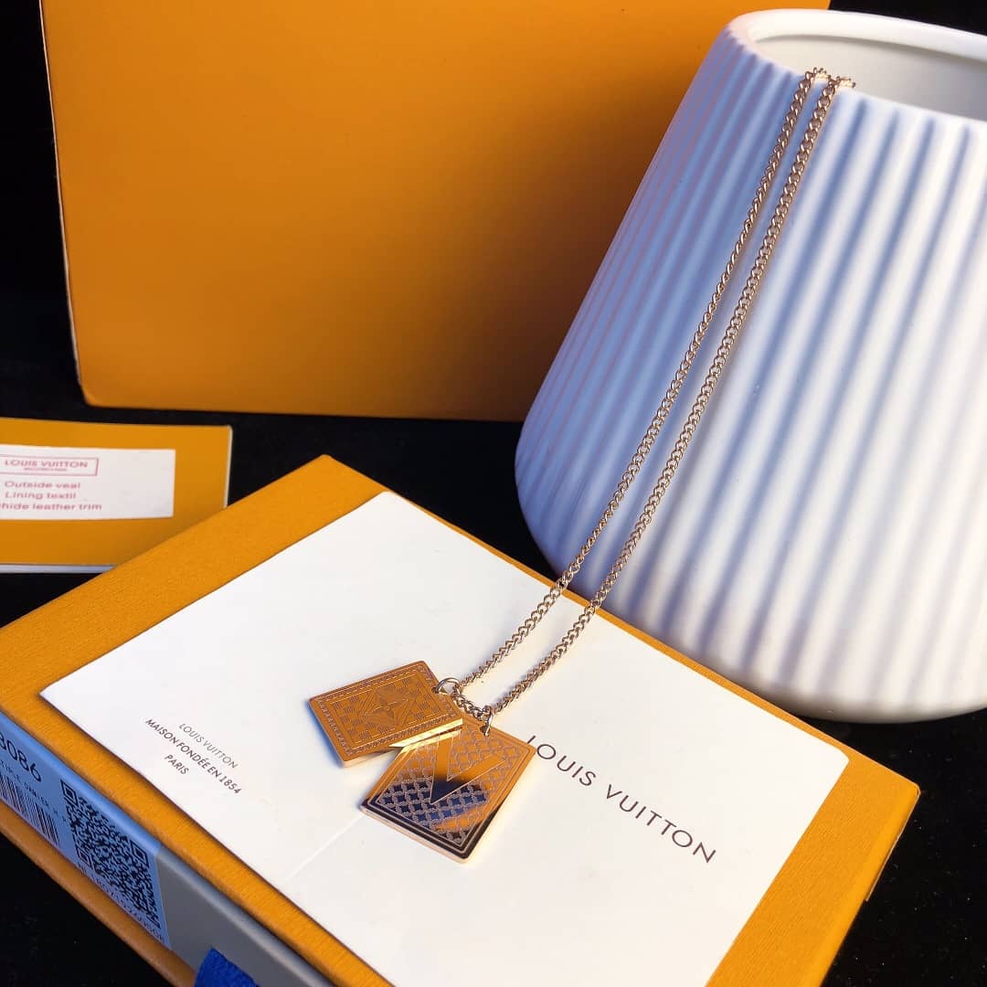 L0vis Vvtt0n Necklace First Copy