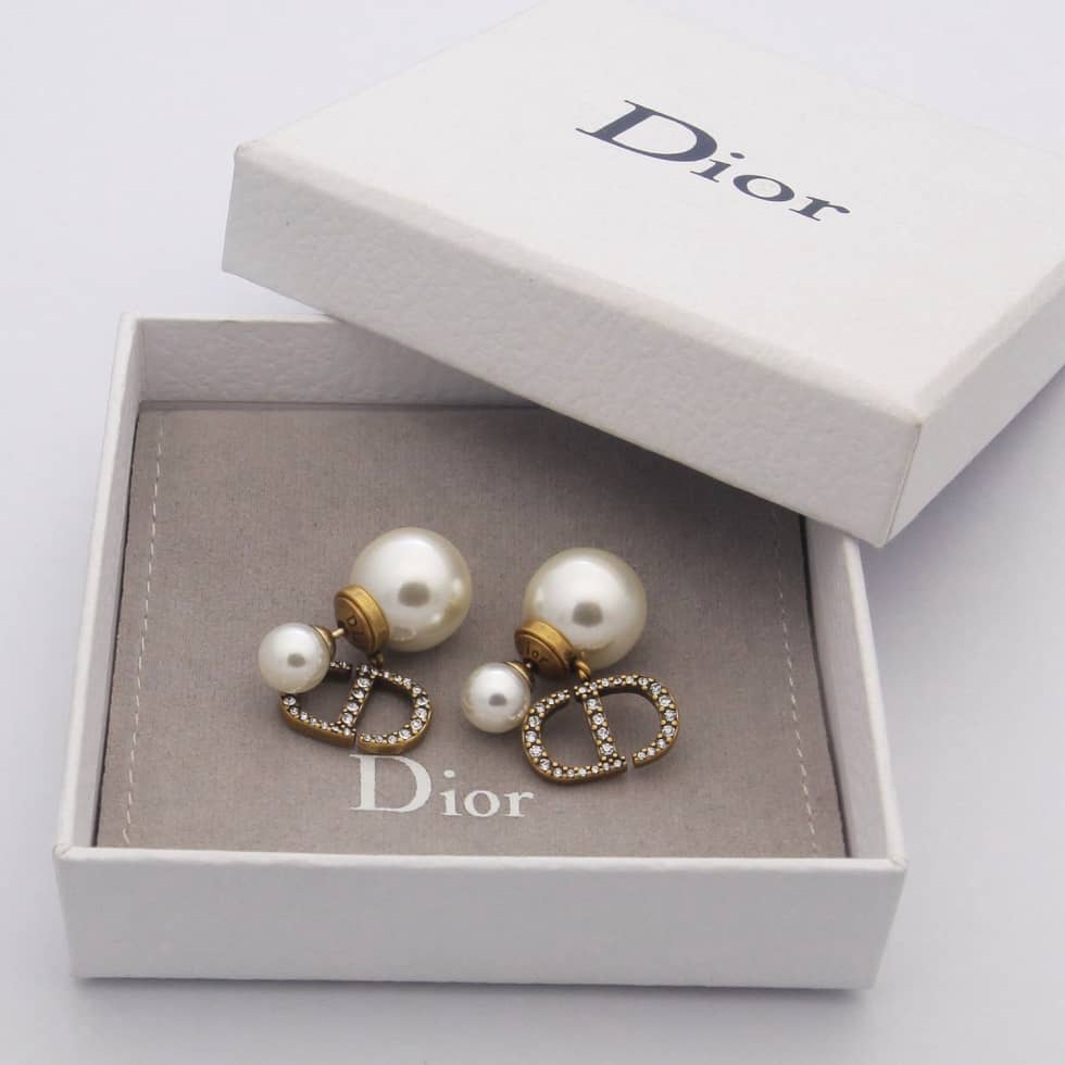 Top Quality Chr1st1an D10r Earring