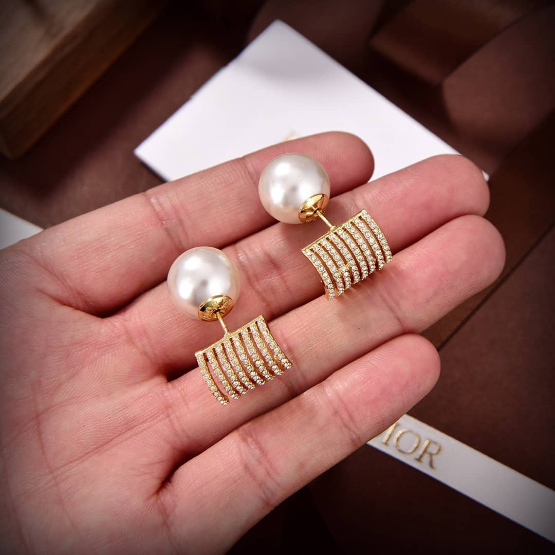 High Quality Chr1st1an D10r Earring