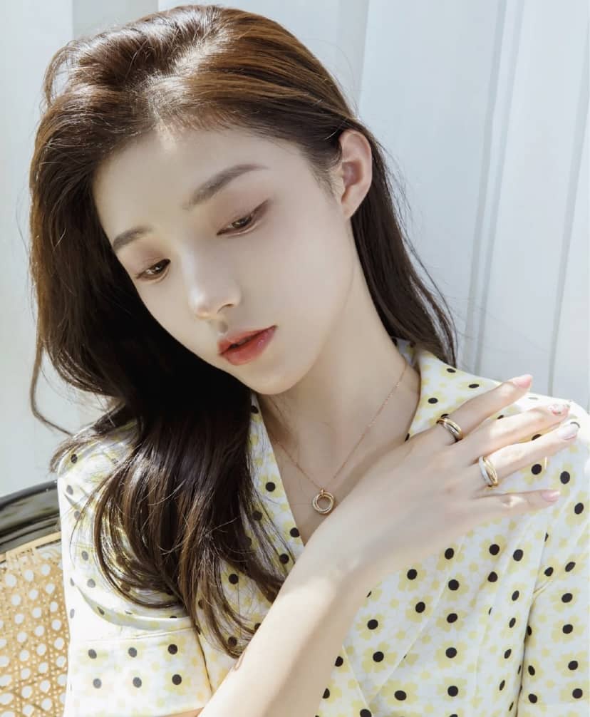 7 Star Ca*t1er Necklace