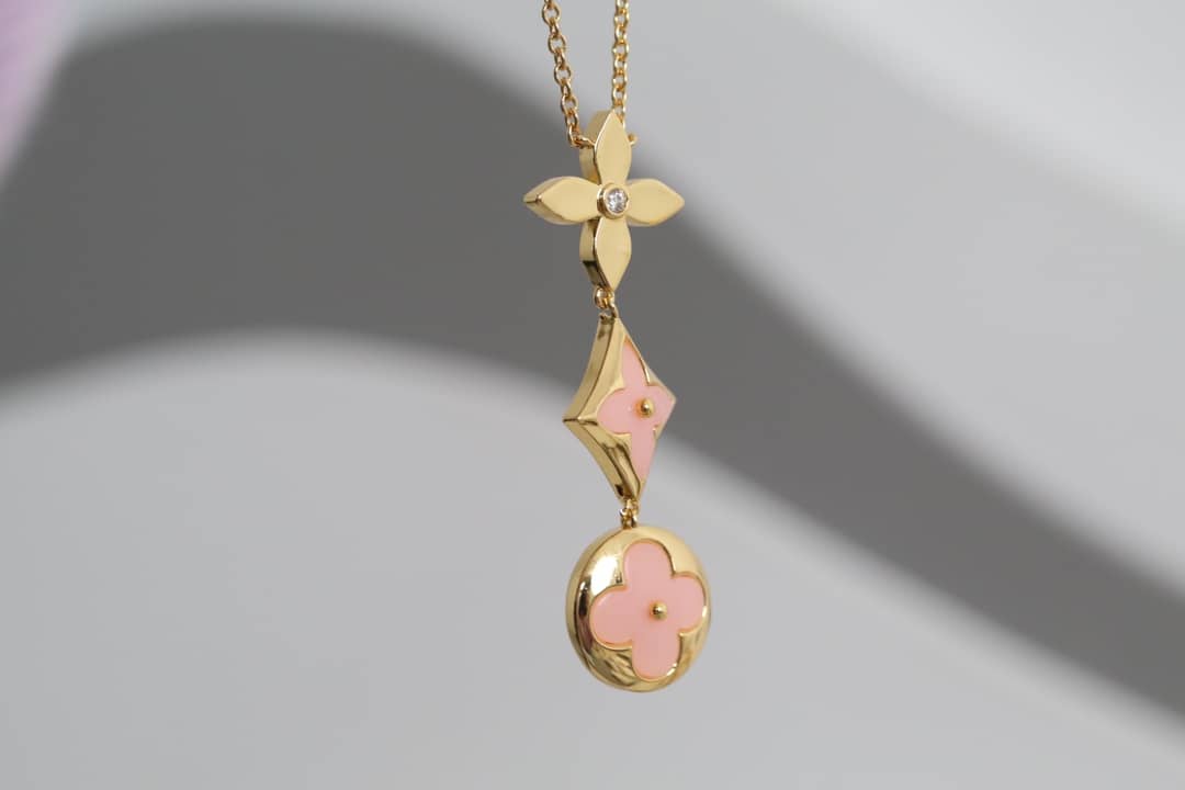 Fake L0vis Vvtt0n Logo Necklace